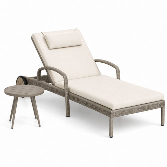 Set da esterno con lettino prendisole reclinabile in acciaio e rattan PE tortora 196 × 68 × 94 cm, cuscini beige e tavolino Ø 45 × 46 cm
